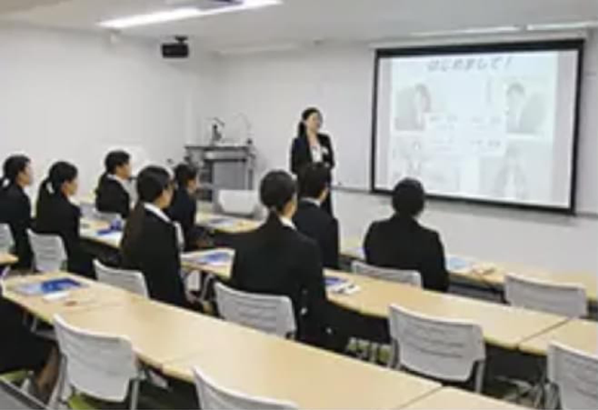 独自の学内合同企業説明会