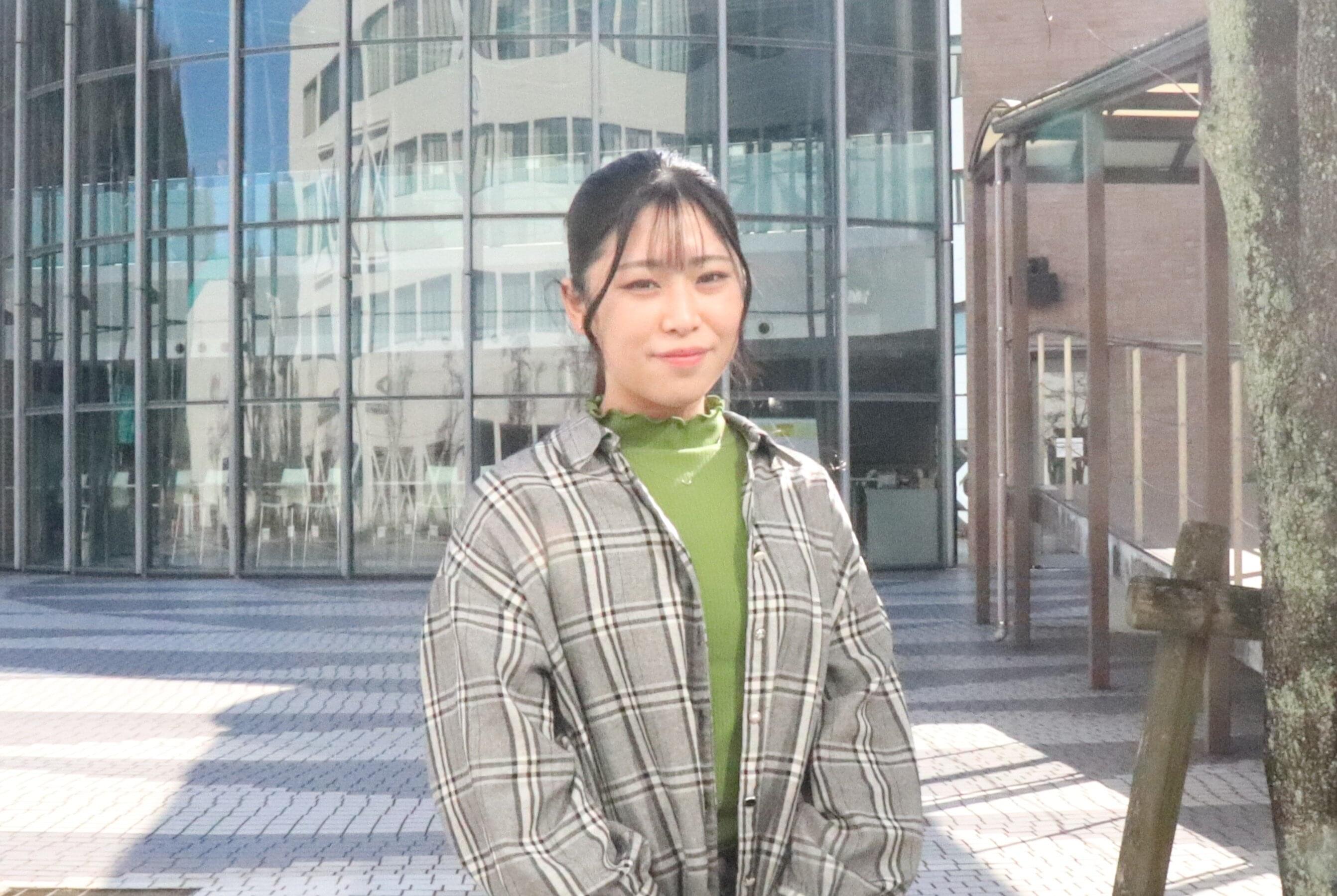 湘北短期大学で学ぶ学生の写真