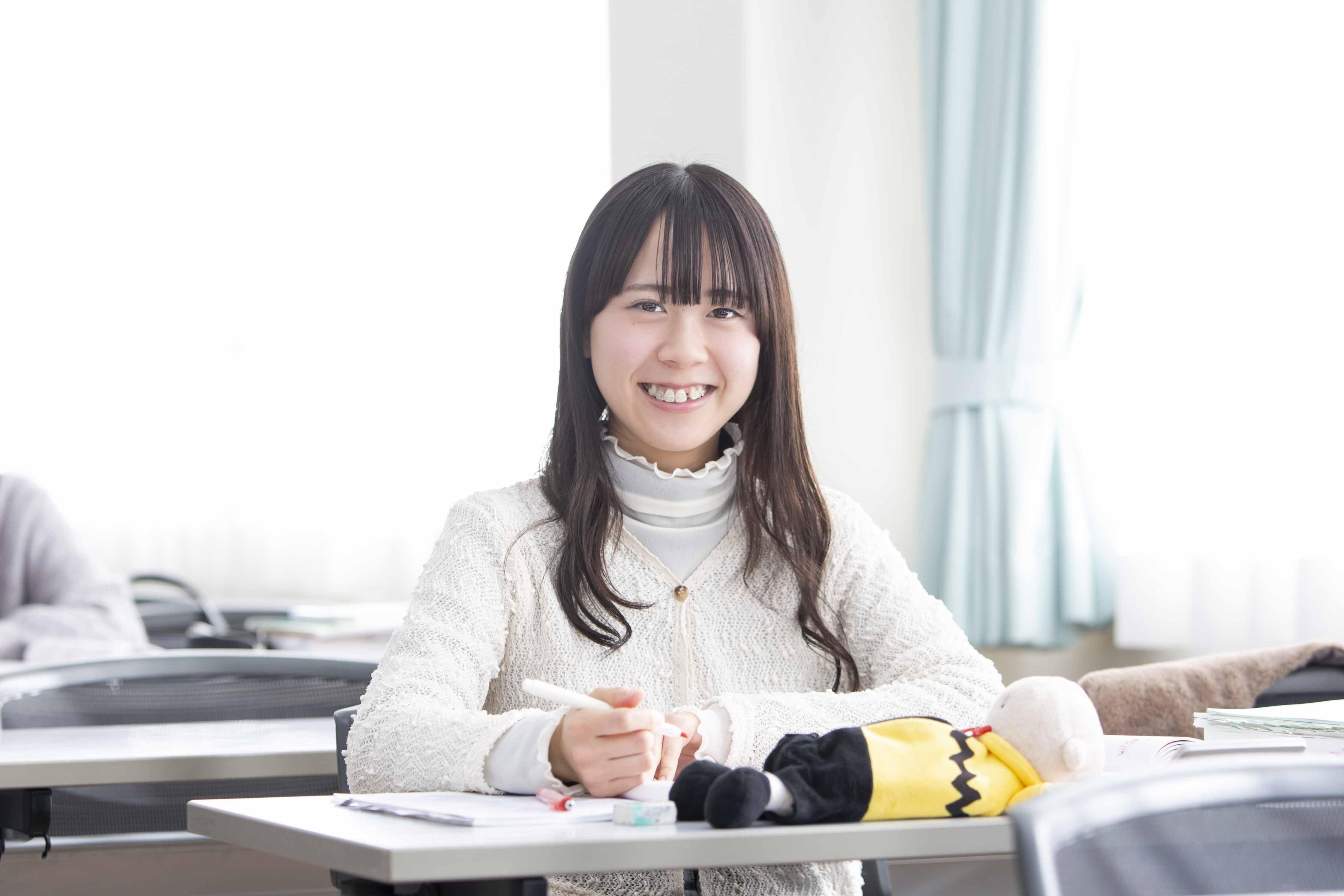 湘北短期大学で学ぶ学生の写真