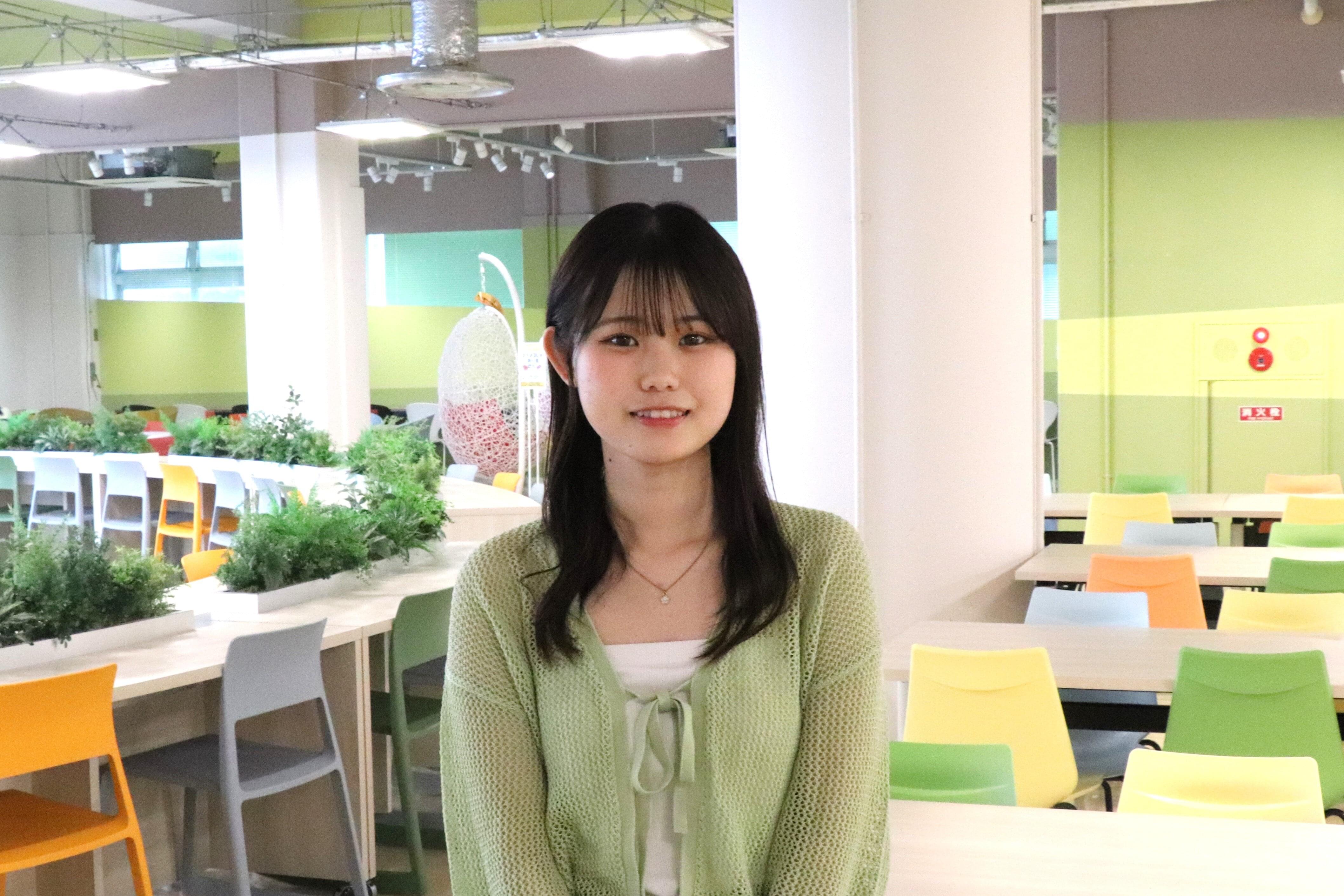 湘北短期大学で学ぶ学生の写真