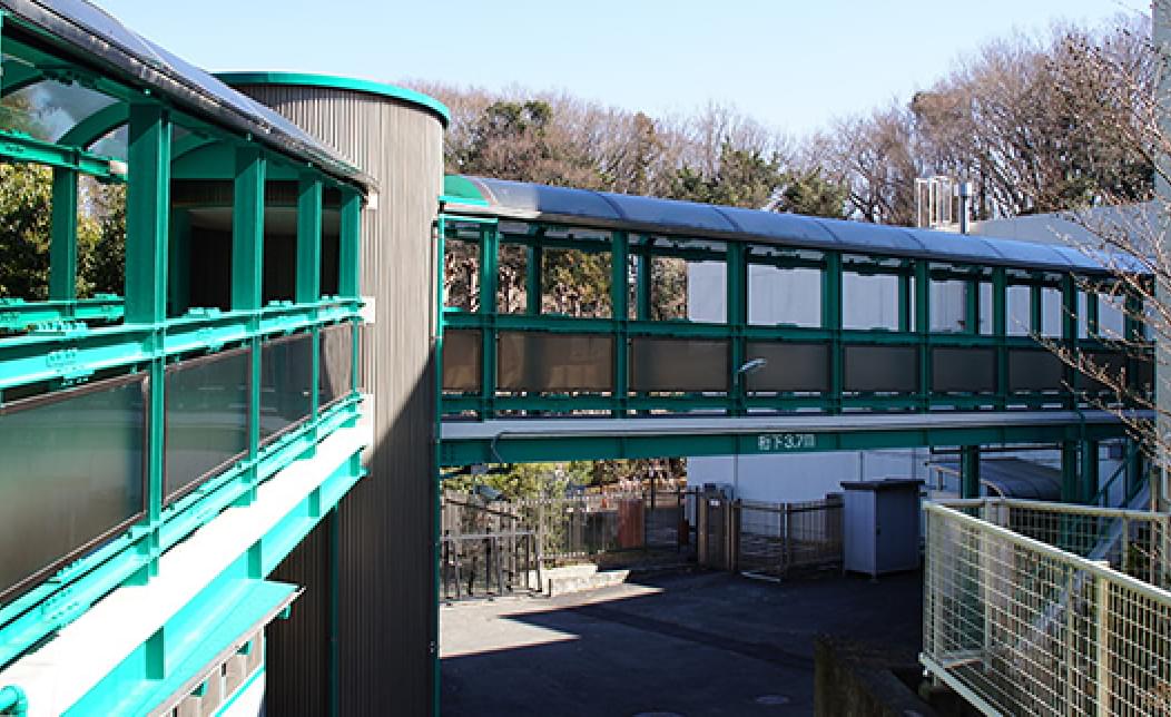 1-7号館への渡り廊下
