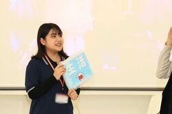 260807_24campustour.jpg